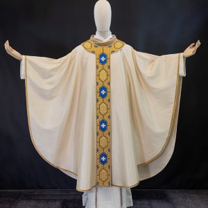 Casula in seta con croci amalfitane