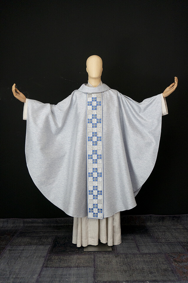 Marian chasuble with crystals