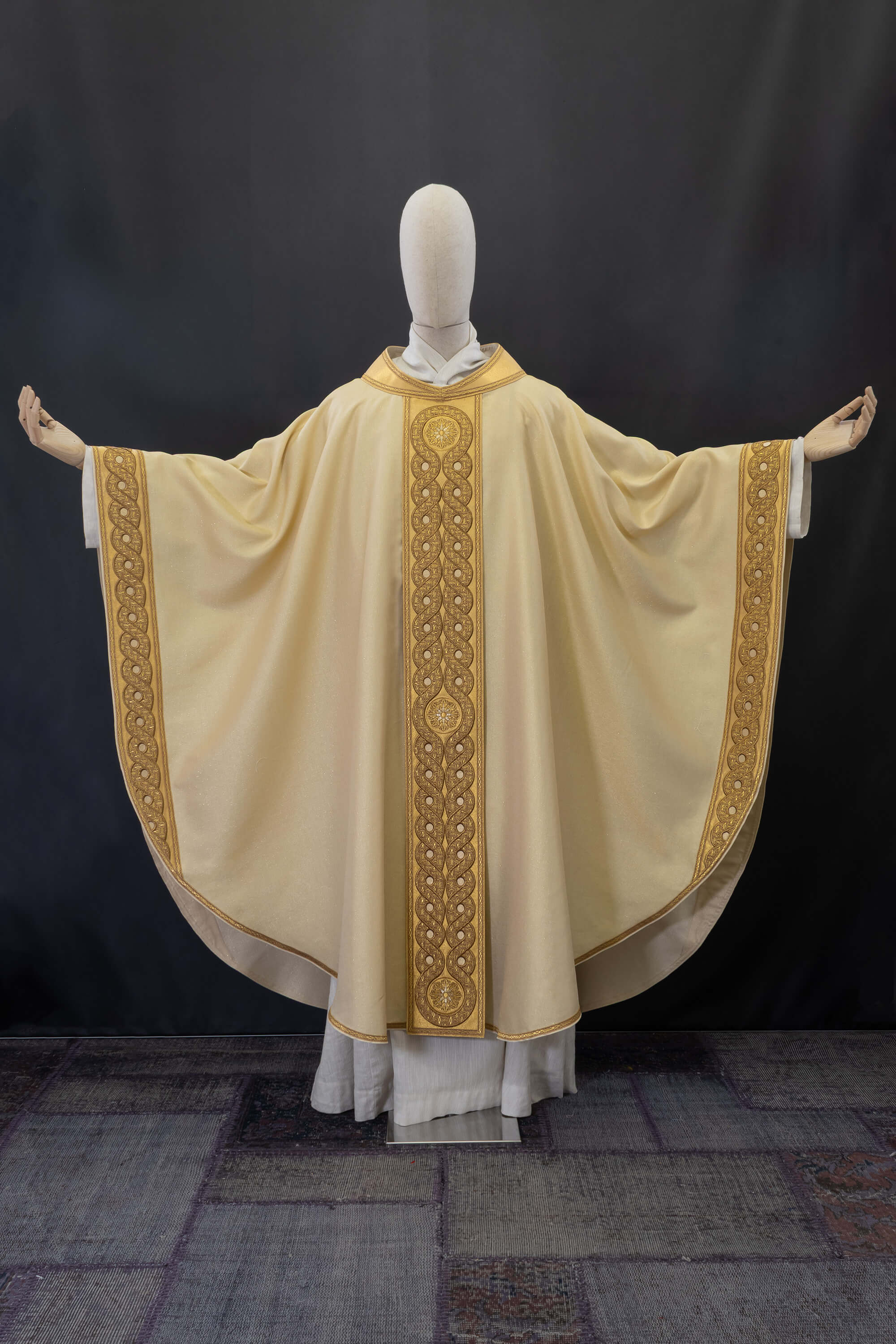 White chasuble "S. Maria Assunta"
