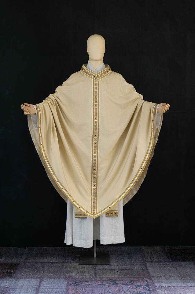 Casula medievale oro antico con cristalli
