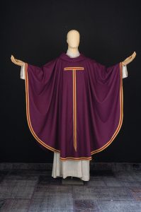 Casula viola decorazioni oro/rosso