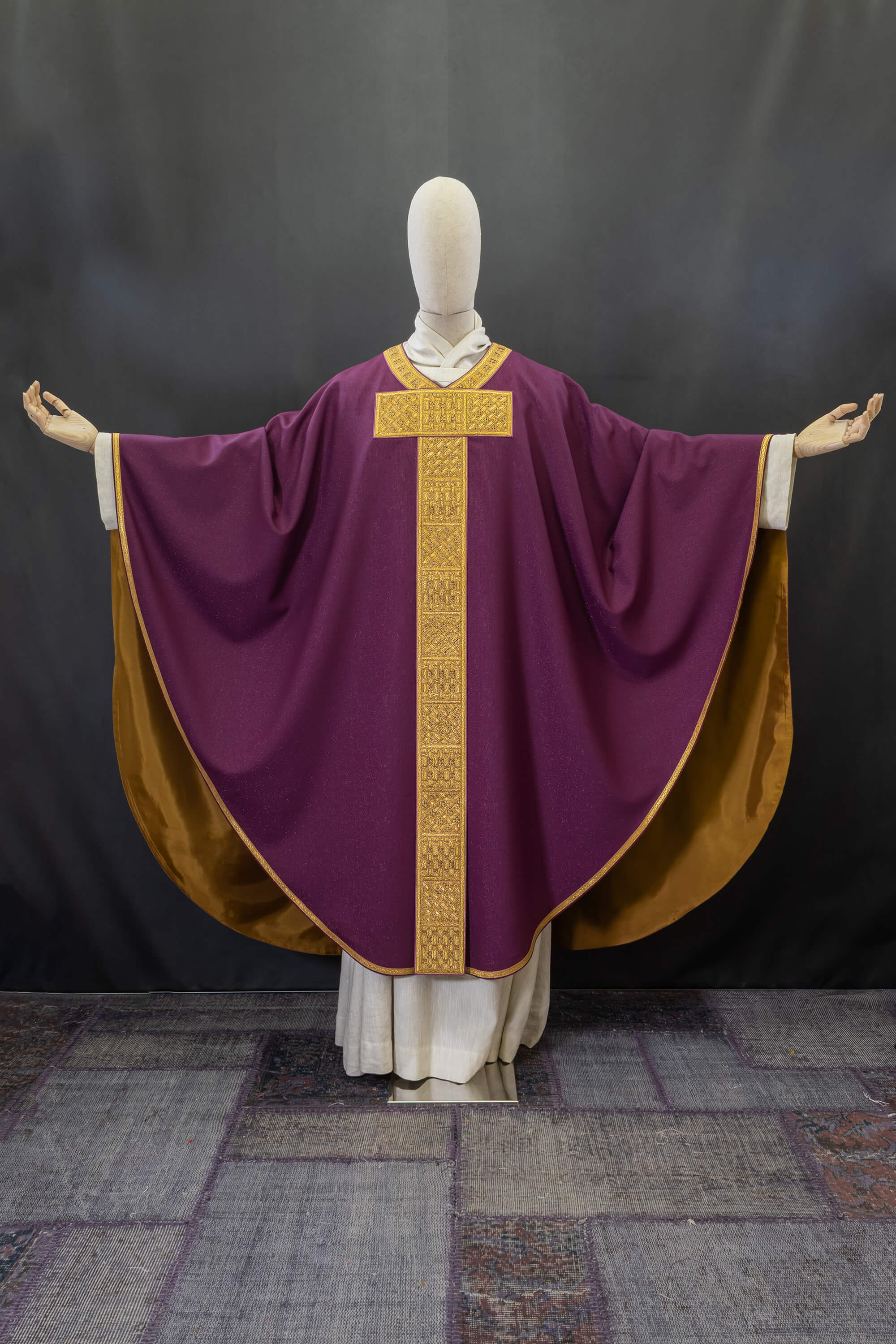 Purple renaissance chasuble with gold decorations