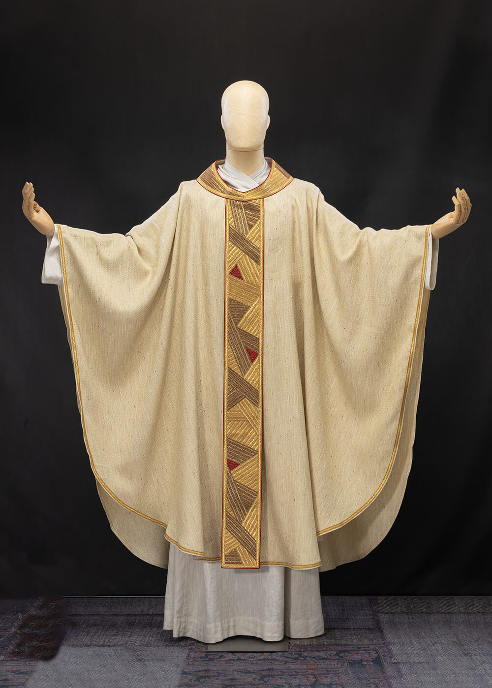 Chasuble Luce in Nibo fabric